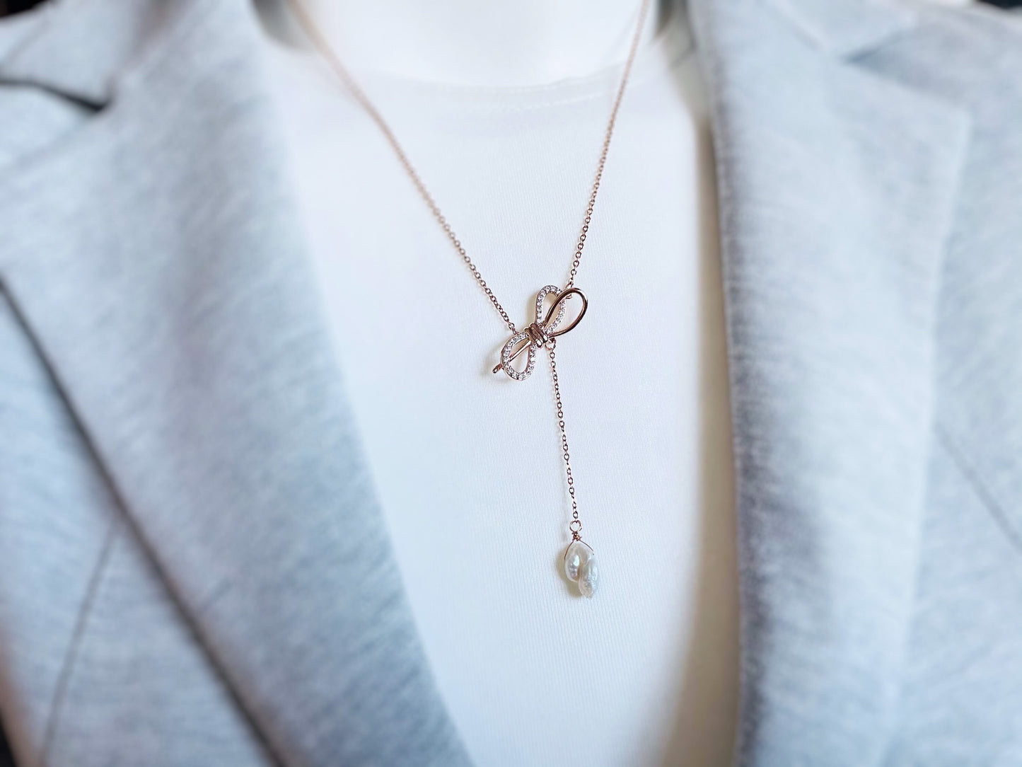 Baroque pearl lariat necklace in 18K rose gold, statement pearl Y necklace, gift for her, gift for mom