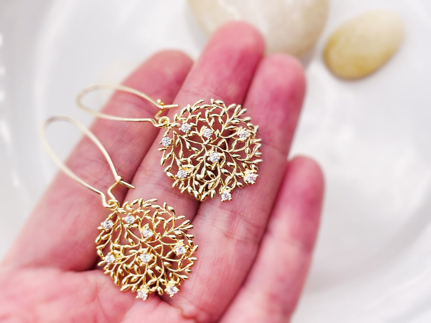Floral filigree gold earrings, bridal earrings gold, bridesmaids earrings, wedding jewelry, gold, gift for her