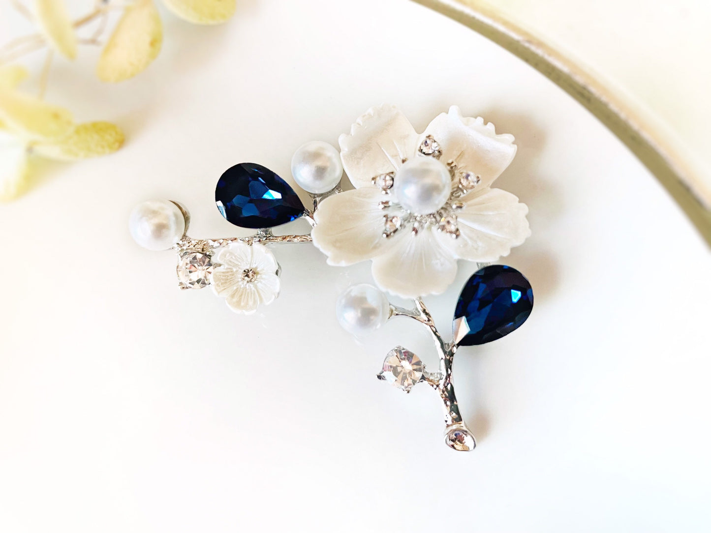 Blue sapphire pearl flower brooch, flower statement brooch pin, blue crystal pearl  wedding brooch, gift for mom, gift for her