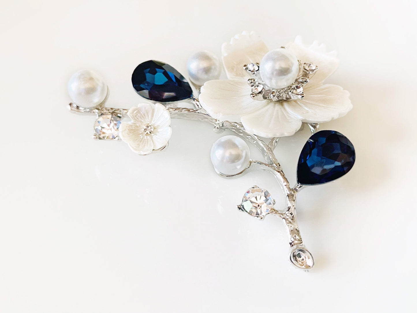 Blue sapphire pearl flower brooch, flower statement brooch pin, blue crystal pearl  wedding brooch, gift for mom, gift for her