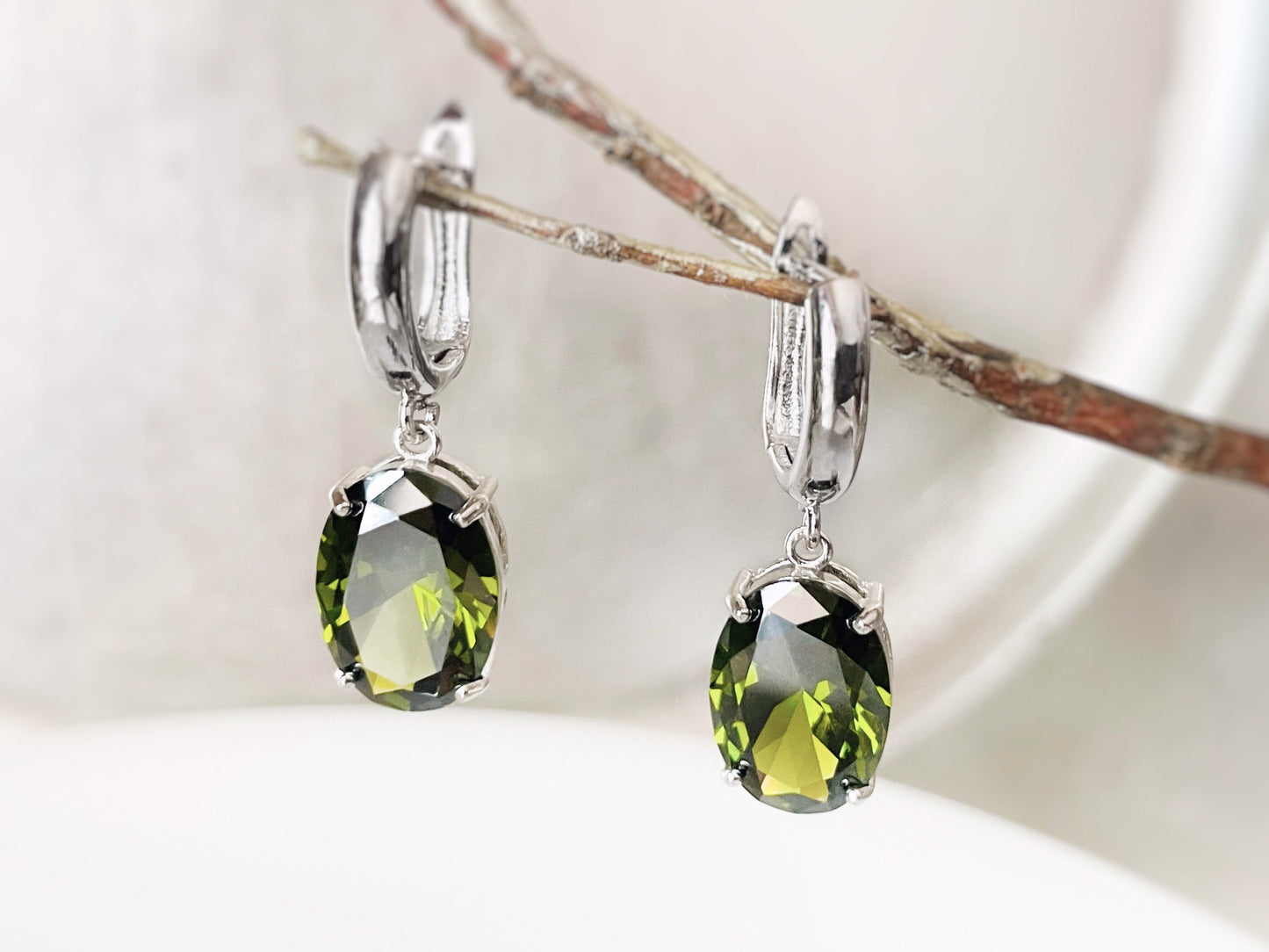 Large cushion cut peridot dangling earring in 18K white gold, gift for her, gift for mom, green gemstone bridal earrings, August birthstone