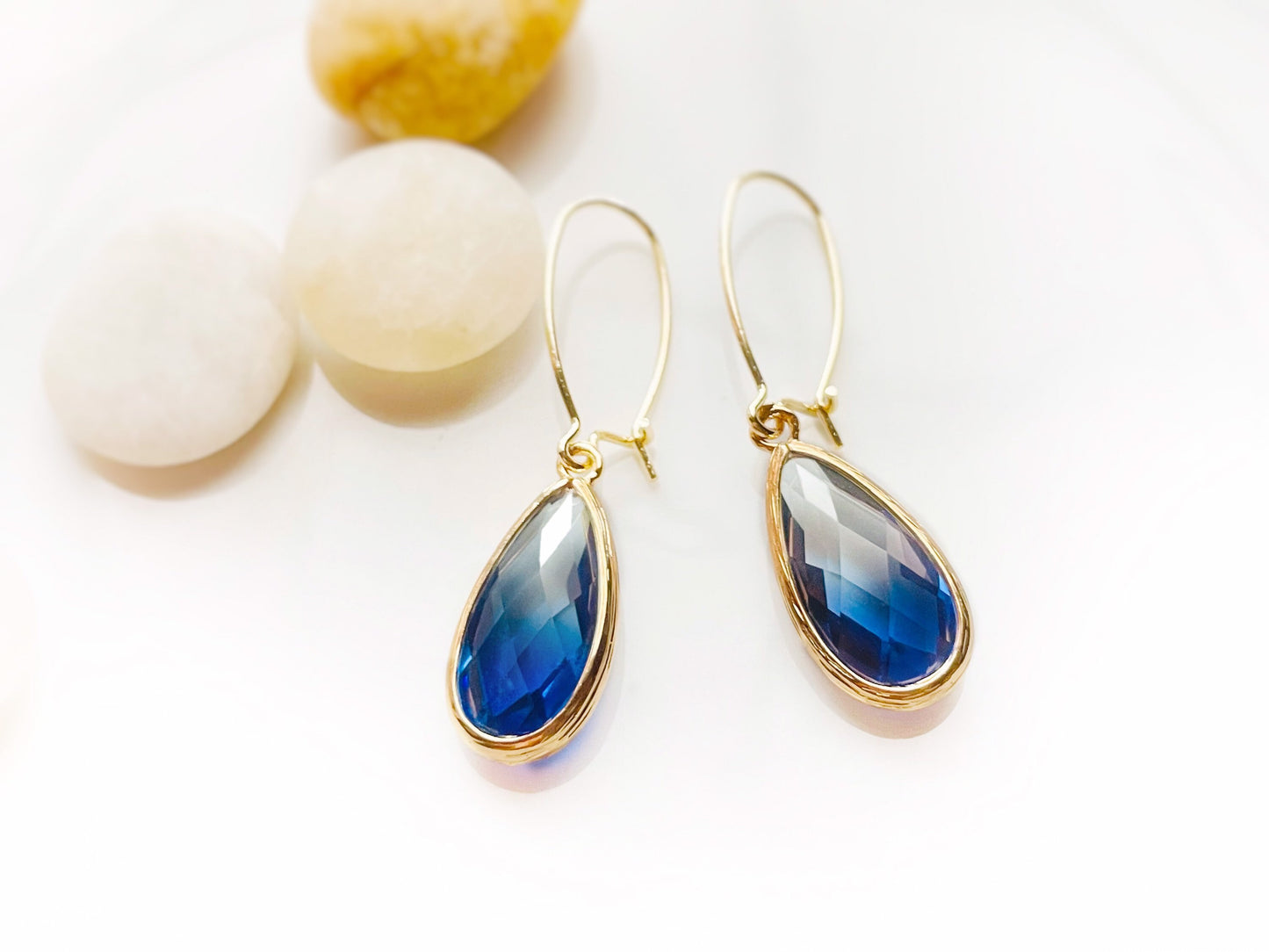 Bicolor sapphire drop long earrings in 14K gold, Gradient blue sapphire statement earrings, gift for her, gift for mom, September birthstone