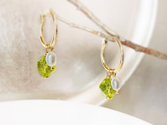 Natural peridot pearl gold hoop earrings, handmade natural gemstone freshwater pearl earrings, gift for her, gift for mom, August birthstone