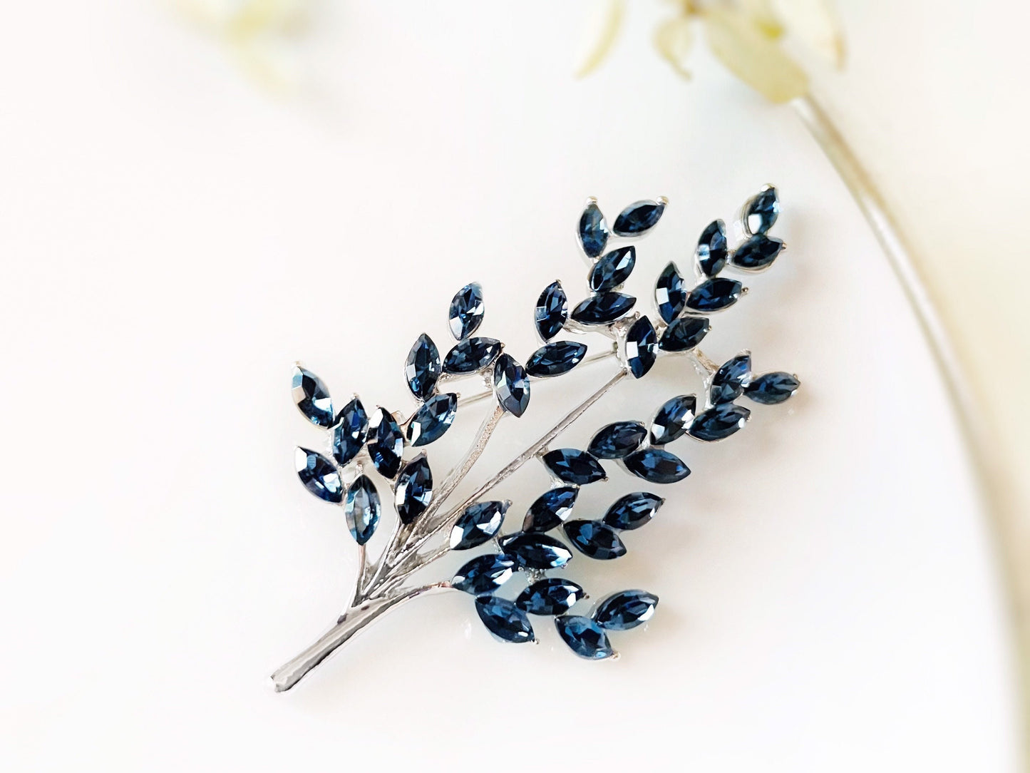 Blue Topaz tree branch brooch, tree crystal brooch pin, blue crystal brooch, gift for mom, gift for her