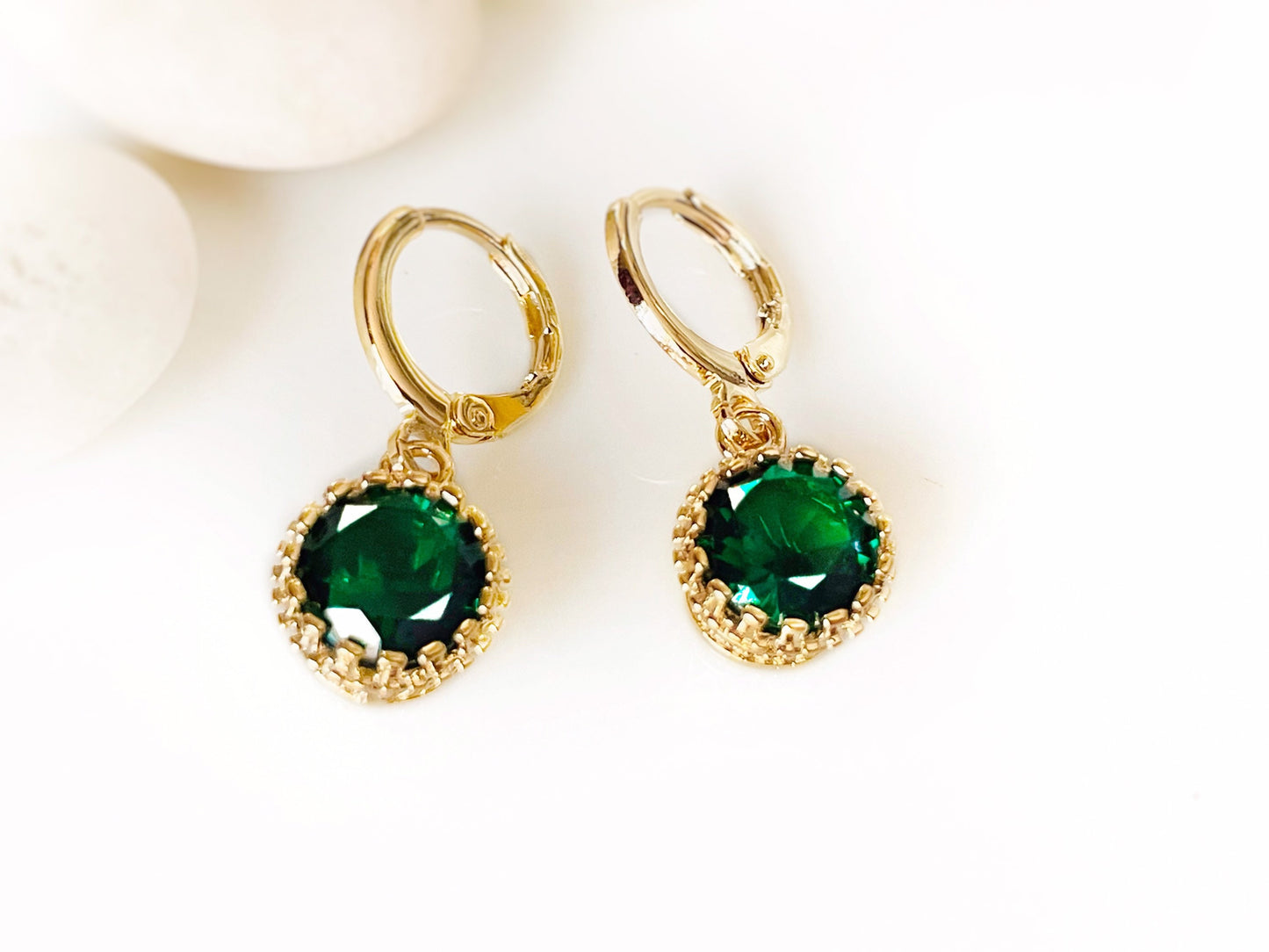 Bezel round emerald dangle earrings, green 8mm gemstone huggie drop earrings, gift for her, gift for daughter, May birthstone