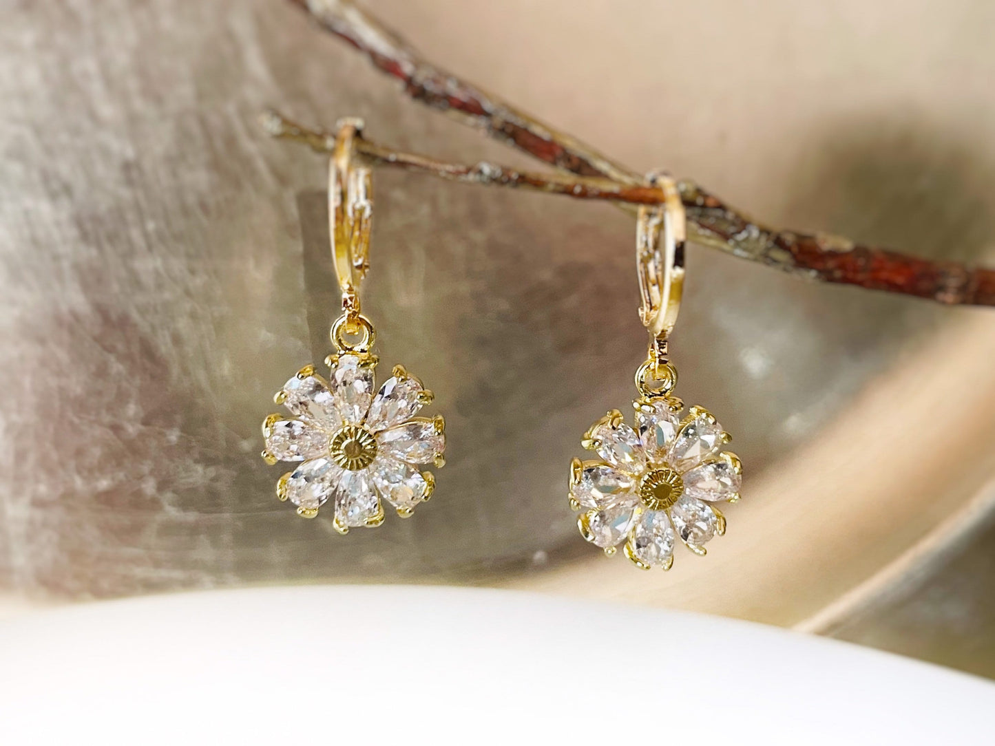 White sapphire daisy 2pc jewelry set