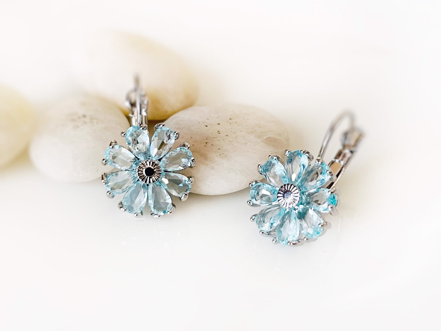 Aquamarine flower stud earrings 925 silver post, light blue gemstone daisy flower stud earring, March birthstone, gift for mom, gift for her