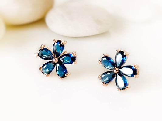 Small sapphire flower stud earrings in rose gold, blue gemstone flower studs, gift for her, gift for mom, September birthstone