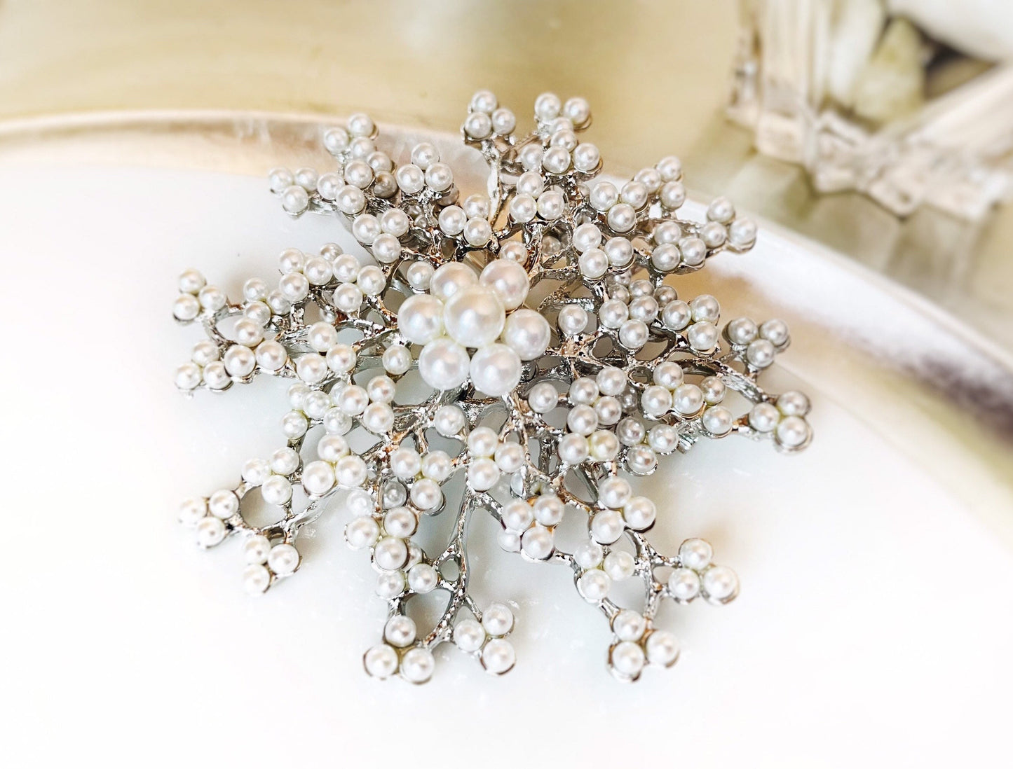 Large pearl brooch pin, starburst statement pearl brooch, wedding bouquet brooch, bridal bouquet brooch, gift for her