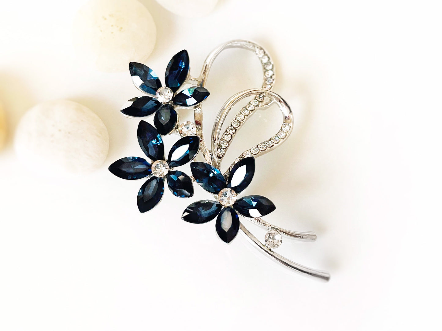 Sapphire statement bouquet brooch, dark blue fancy crystal wedding bouquet brooch, gift for her, gift for mom, something blue