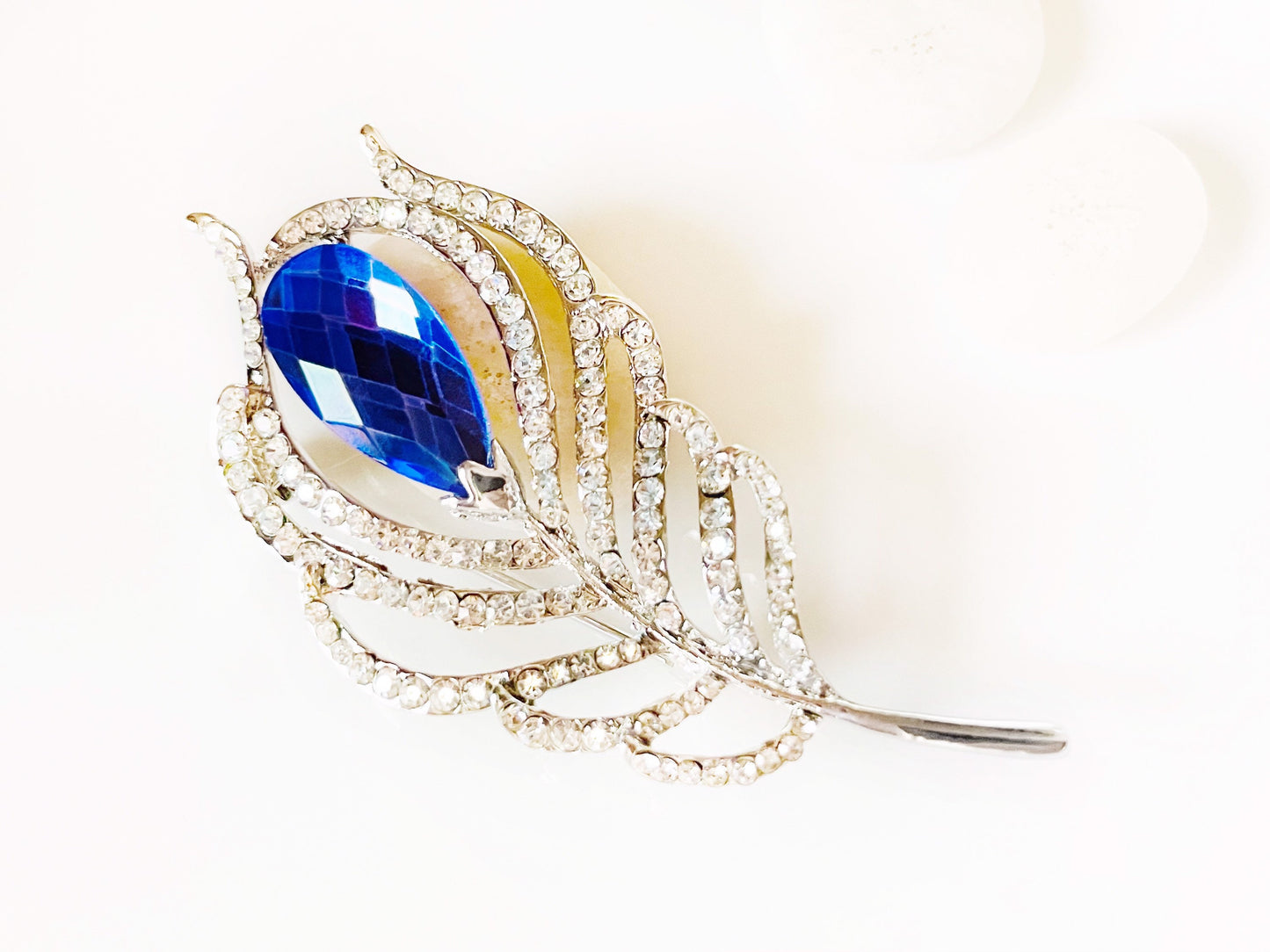 Sapphire blue and white Crystal feather brooch pin, large statement feather pin, gift for her, gift for mom, crystal lapel pin