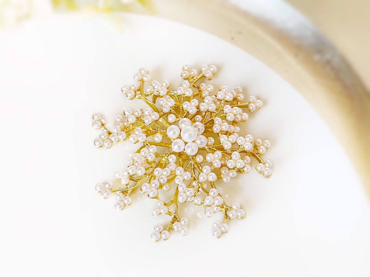 Large pearl brooch pin, starburst statement pearl brooch, wedding bouquet brooch, bridal bouquet brooch, gift for her