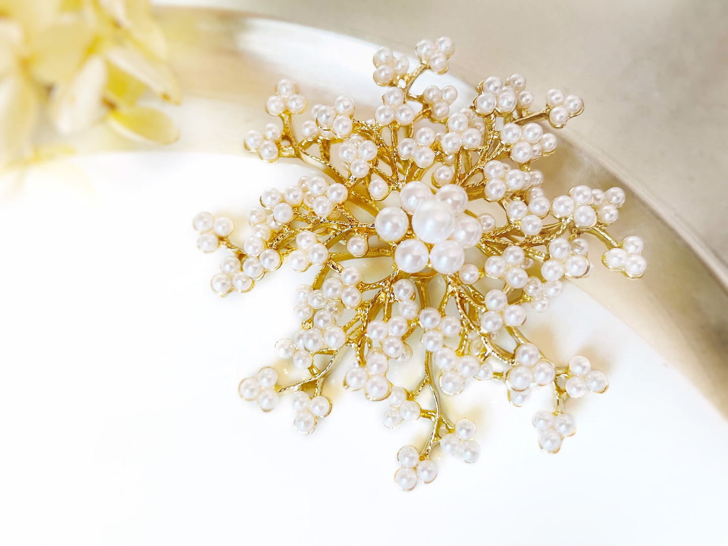 Large pearl brooch pin, starburst statement pearl brooch, wedding bouquet brooch, bridal bouquet brooch, gift for her