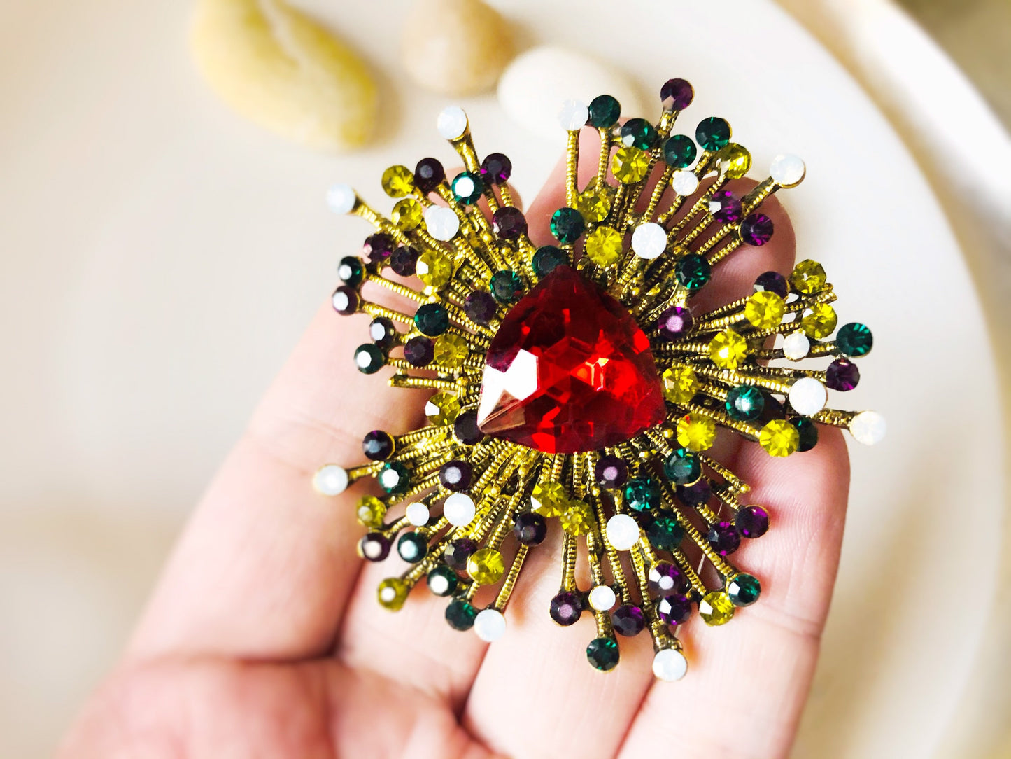 Emerald green starburst brooch pin, large green statement crystal pin pendant, gift for mom, gift for her