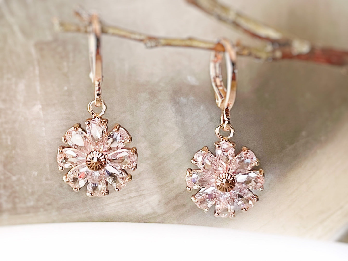 White sapphire daisy 2pc jewelry set