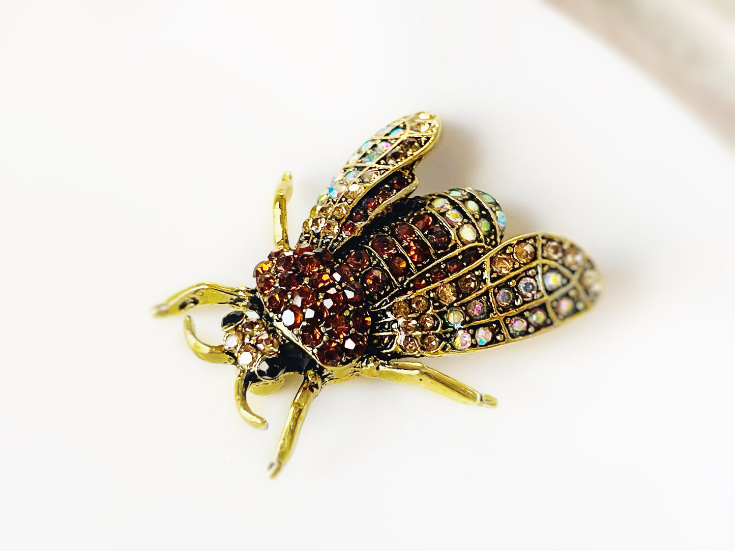 Brown crystal bee brooch antique gold, topaz brown crystal animal pin, statement crystal bee brooch, gift for her, gift for mom